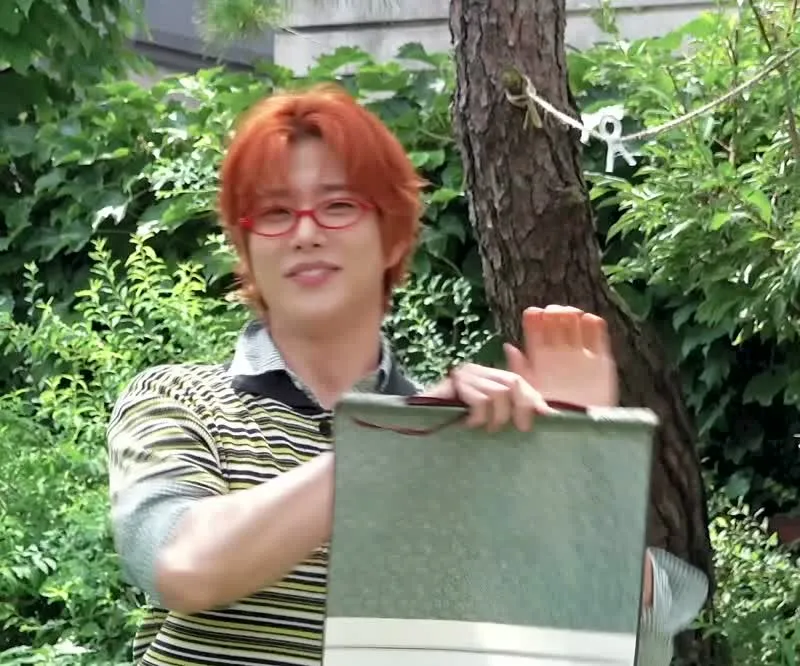 MJ Concept Trailer for First Single Album 'Right' Features Garden Scene