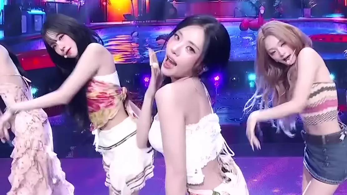 fromis_9's Captivating Performance on Vitamin ME | Music Bank