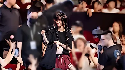 Lee Hye Ri no se baja del escenario en Seúl: se rompe un tirante y sigue el medley de Gir…