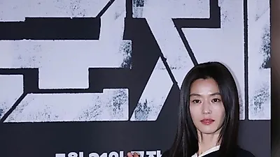 Jun Ji Hyun lights up NYAFF in black as she makes actress history