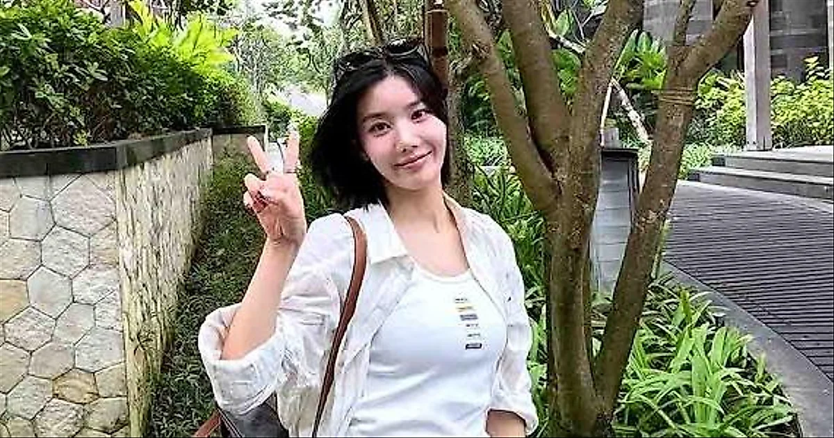권은비, 발리 브이로그로 여름 퀸 이미지 확장