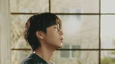 Lee Seok Hoon, Lee Joon y DinDin se conectan con un cable de audífonos: así luce Playlist…