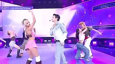 Jay Park y Dayoung convierten 'FLIRTY' en un juego de miradas y ritmo en Music Bank