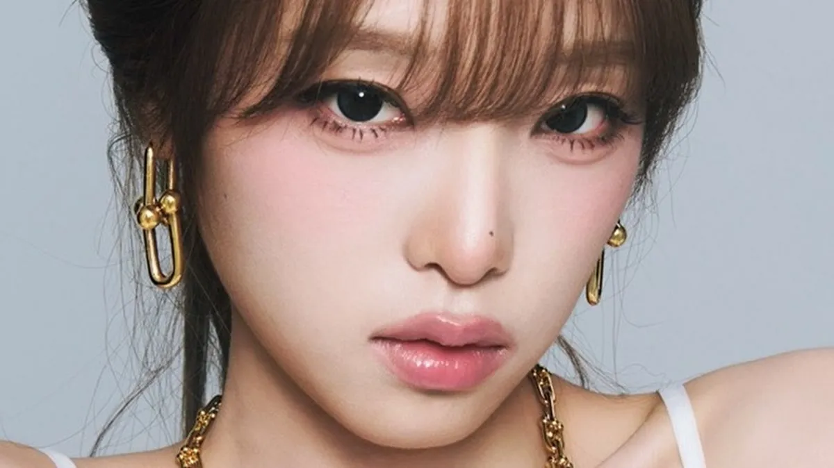 YENA(チェ・イェナ)、ViViのグラビアで披露した大人な魅力