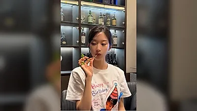 Moon Ga-young turns 30 with a heatwave relief gift and pink crown