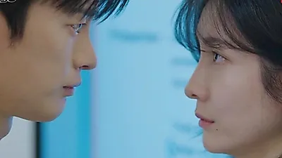 人形を置いた玄関先で抱擁へ…ソ・イングクとパク・ジヒョン、明日も出勤！第9話が動く