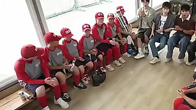 Un niño beisbolista escucha 'Time Difference' y emociona a 'Playlist 109' con una respues…
