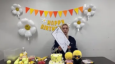 Stray Kids' Felix brings cake and F1 talk to overseas birthday live