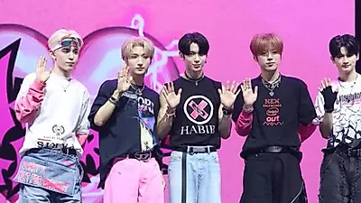 KARD、オフィスルックとは一変したスポーティな姿を公開！フルアルバム1集のコンセプトフォトが解禁