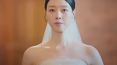Yoon Da-young walks down the aisle with a 25-year promise to Dad