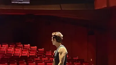 Yoon Shi Yoon ensaya bajo los focos: su primer musical llega tras 17 años