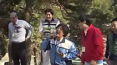 Jung Hyung-don's 'Paparazzi' steals the Infinite Challenge picnic