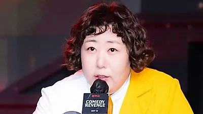 신기루, 모친상 뒤 팬 손편지 공개…“건네받은 마음에는 빛이 있다”