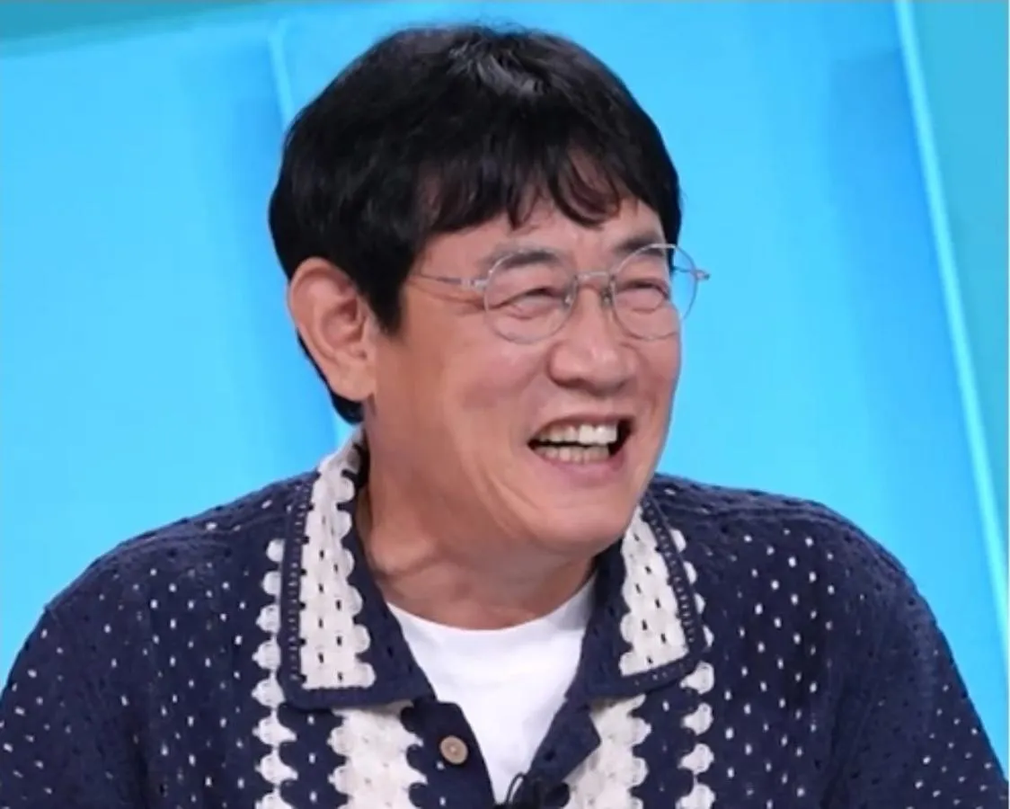 Lee Kyung-kyu Faces Custom 'Gaeti' T-shirts Created by Designer Ko Tae-yong