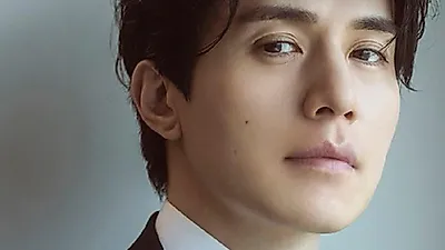 Lee Dong-wook bulks up, then hands Kim Hye-jun the spotlight