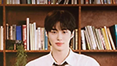 Byeon Woo-seok opens The Secret Library as Seoul tickets go live