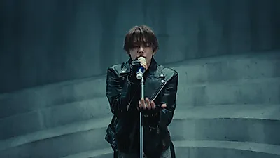 ヨンジュン、照明が消えた後の孤独まで掴む…Fxxking Star MVでさらした渇望