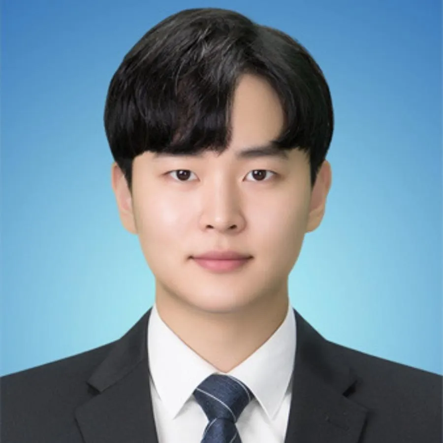 Broadcaster Jang Seong-gyu Shares Heartwarming Fan Story on SNS