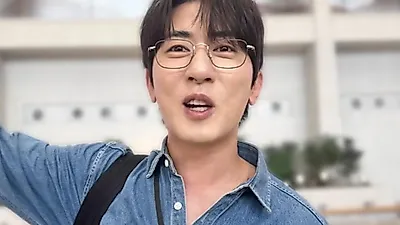 Kim Won-hoon Jokes About Business Class as Jung Jae-hyung Gets Seat 55A