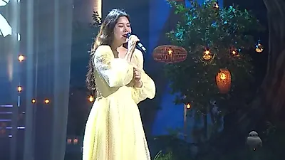 Bae Da-hae lets 'Nella Fantasia' glow on the Open Concert stage