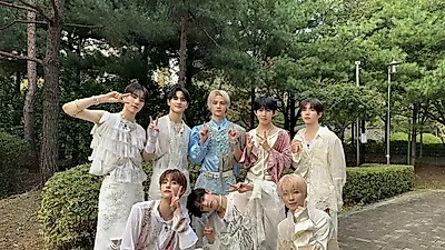 에잇턴, 신곡 '8PM' 비주얼라이저 공개…감각적 분위기 예고