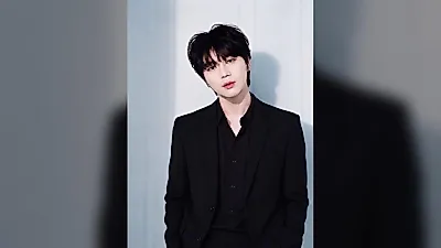 NIK’s Ko Gun signs with Playmaker E&M, plans music and broadcast activities