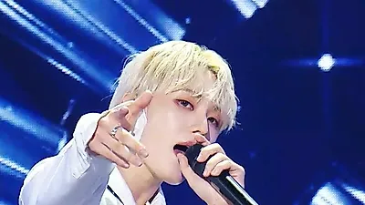 ANTARES、ショー!K-POPの中心でTRIGGERの世界観を刻む…振付と演出で熱気放つ
