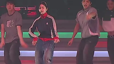ITZY 류진, 팬미팅 'ALL IN, MIDZY'서 선보인 'REDRED' 퍼포먼스