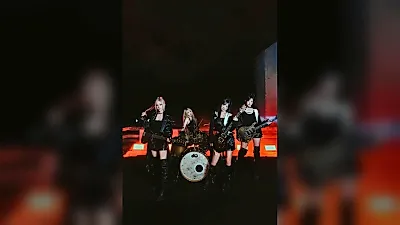 QWER、盗掘王OSTで日本へ走り出す…SHOW DOWNに宿した強烈サウンド