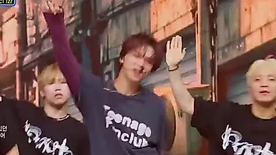 NCT 127, 신곡 'Piñata' 첫 무대 공개... 엠카운트다운 압도한 퍼포먼스