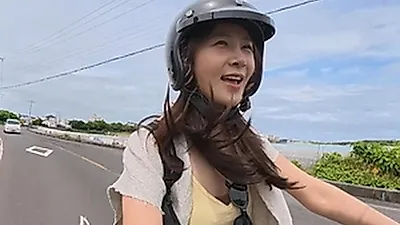 少女時代ユリ、初ブダペストで一息…石段の笑顔からYURIVERSEへ向かう