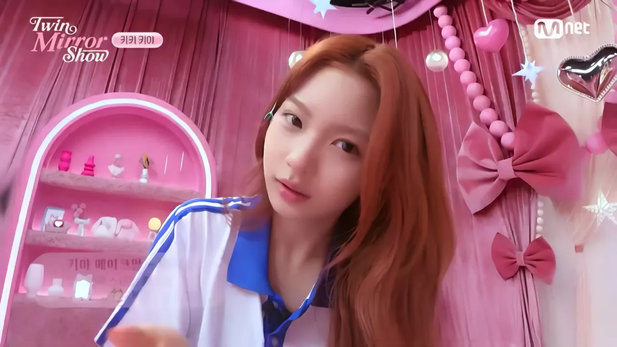 Twin Mirror Show: Kiya's Dopamine Pop Off High School Life with 'TEAM 2010-borns'
