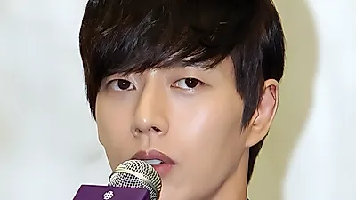 Heo Kyeong-hwan patrulla Yeonnam-dong como 'mendigo elegante' tras 14 años: revive su fra…