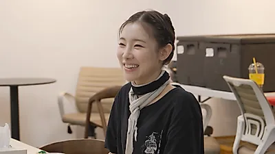 Yura llega al teatro con Shakespeare: lágrimas, ensayos sin pausa y su debut en El mercad…