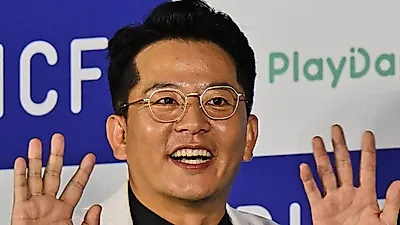 Shin Bong Sun leads comedy legends into Busan for Jeon Yoo-sung