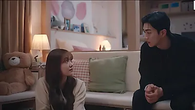 Kang Hoon va por el peluche que quiere Kim Hye-jun y aviva Mi ídolo, mi jefe