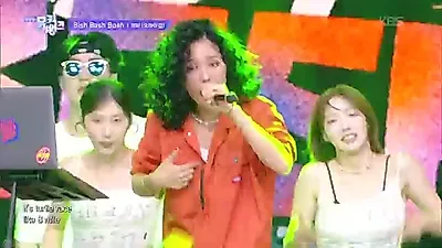 Mimi fills the Music Bank stage solo with 'Bish Bash Bosh'