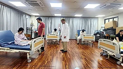 Dr. Lumen ilumina Daehak-ro con una historia de cuidado frente a La Muerte