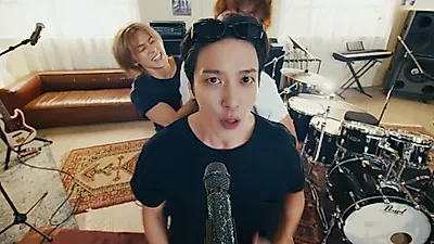 CNBLUE closes first Europe tour as Berlin sings birthday cheers