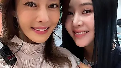 Cao Lu's hip-length hair steals the scene at Lee Ji Hyun's salon