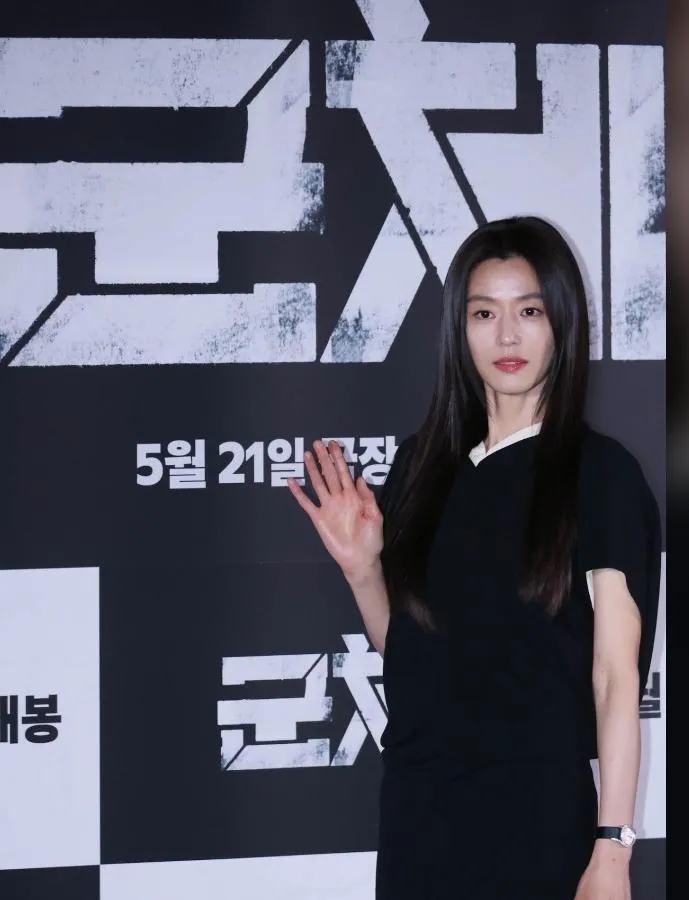 Jun Ji-hyun Wins Extraordinary Star Asia Award at New York Asian Film Festival