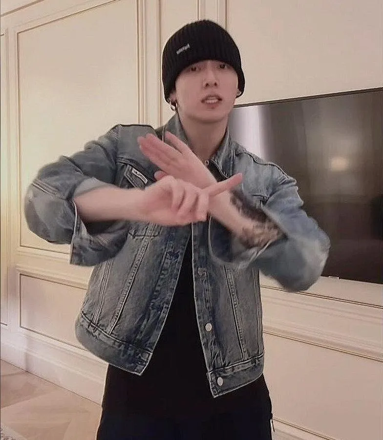 BTS rides ARIRANG's 16-week Spotify streak into UK and German gains