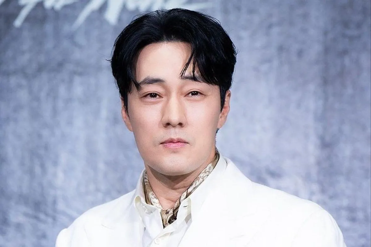 So Ji-sub races across trucks as Agent Kim launches a Minzy rescue